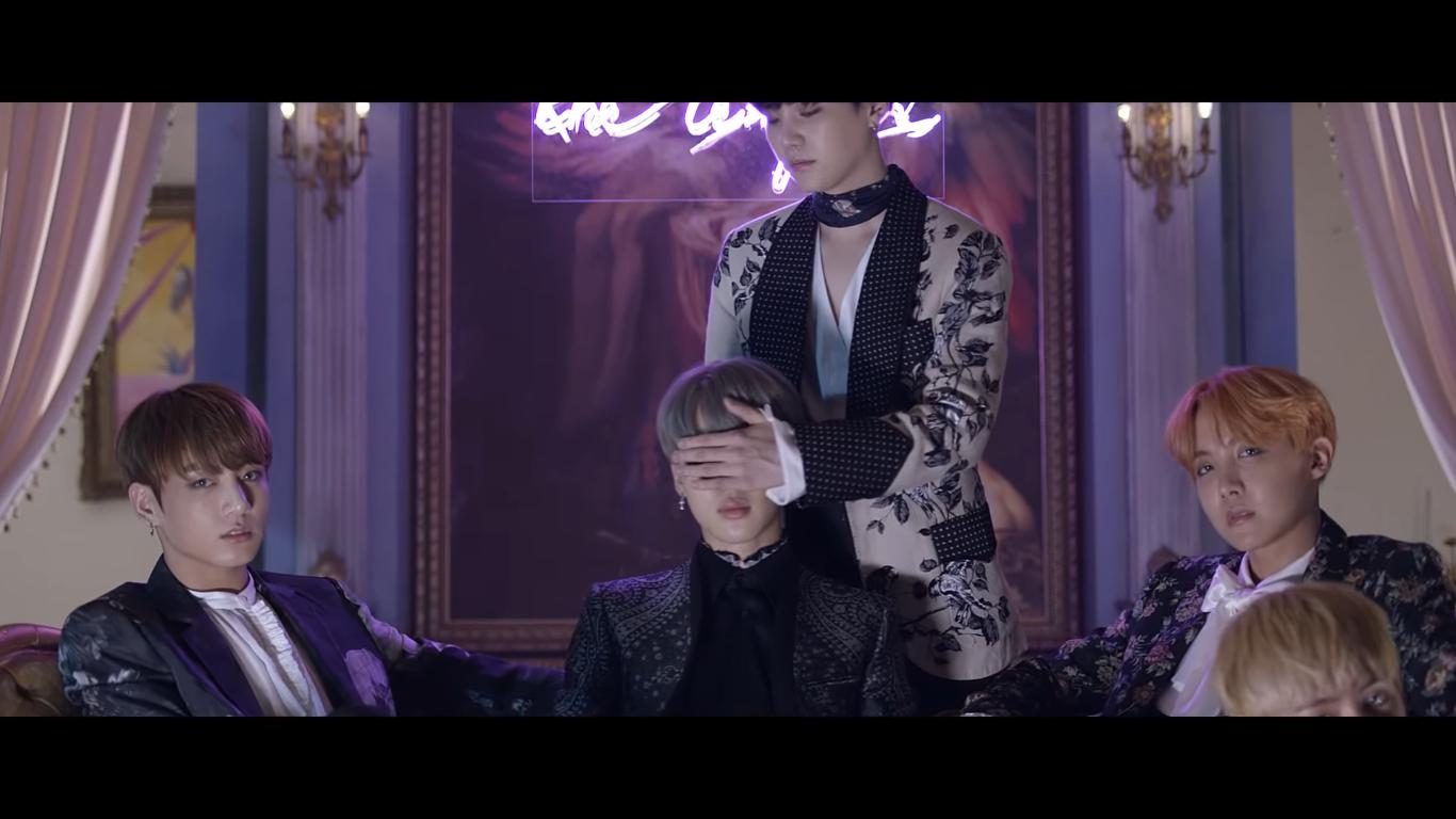 Detail Suga Bts Blood Sweat And Tears Nomer 25