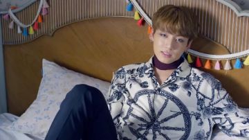 Detail Suga Bts Blood Sweat And Tears Nomer 33