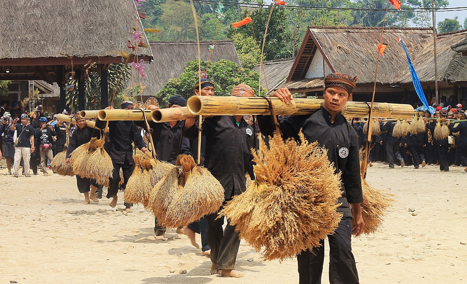 Detail Suku Adat Sunda Di Provinsi Jawa Barat Lengkap Gambar Nomer 40