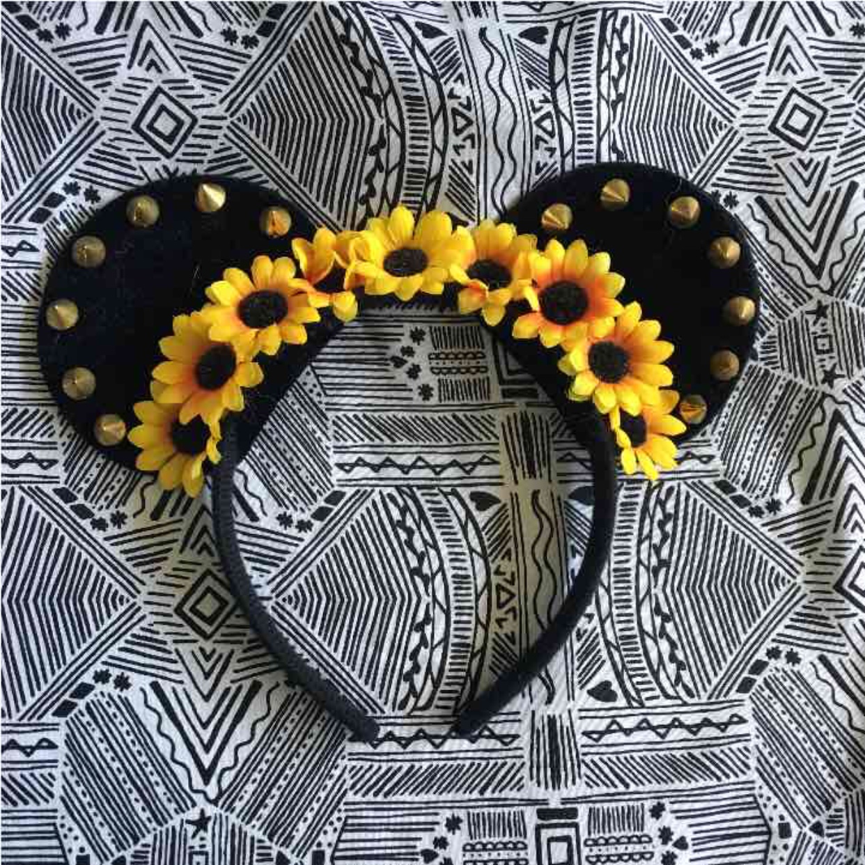 Detail Sunflower Mickey Mouse Ears Nomer 20