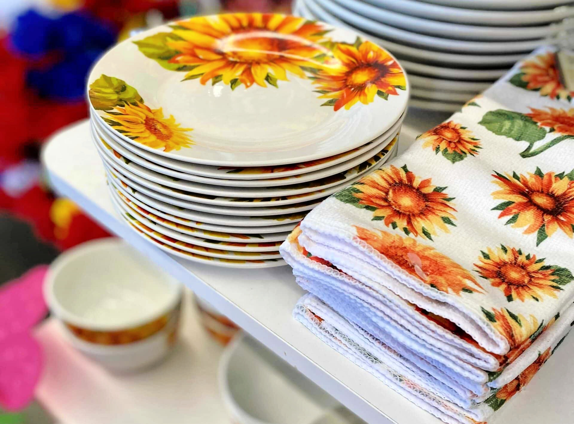 Detail Sunflower Plates At Dollar Tree Nomer 7