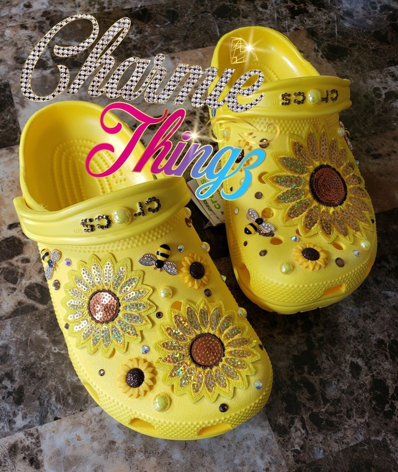 Detail Sunflower Print Crocs Nomer 14