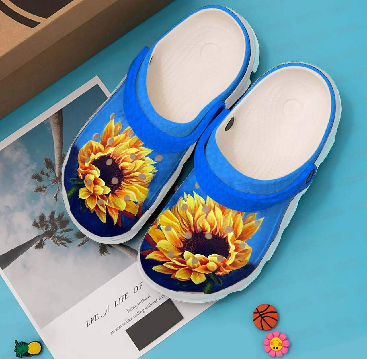 Detail Sunflower Print Crocs Nomer 28