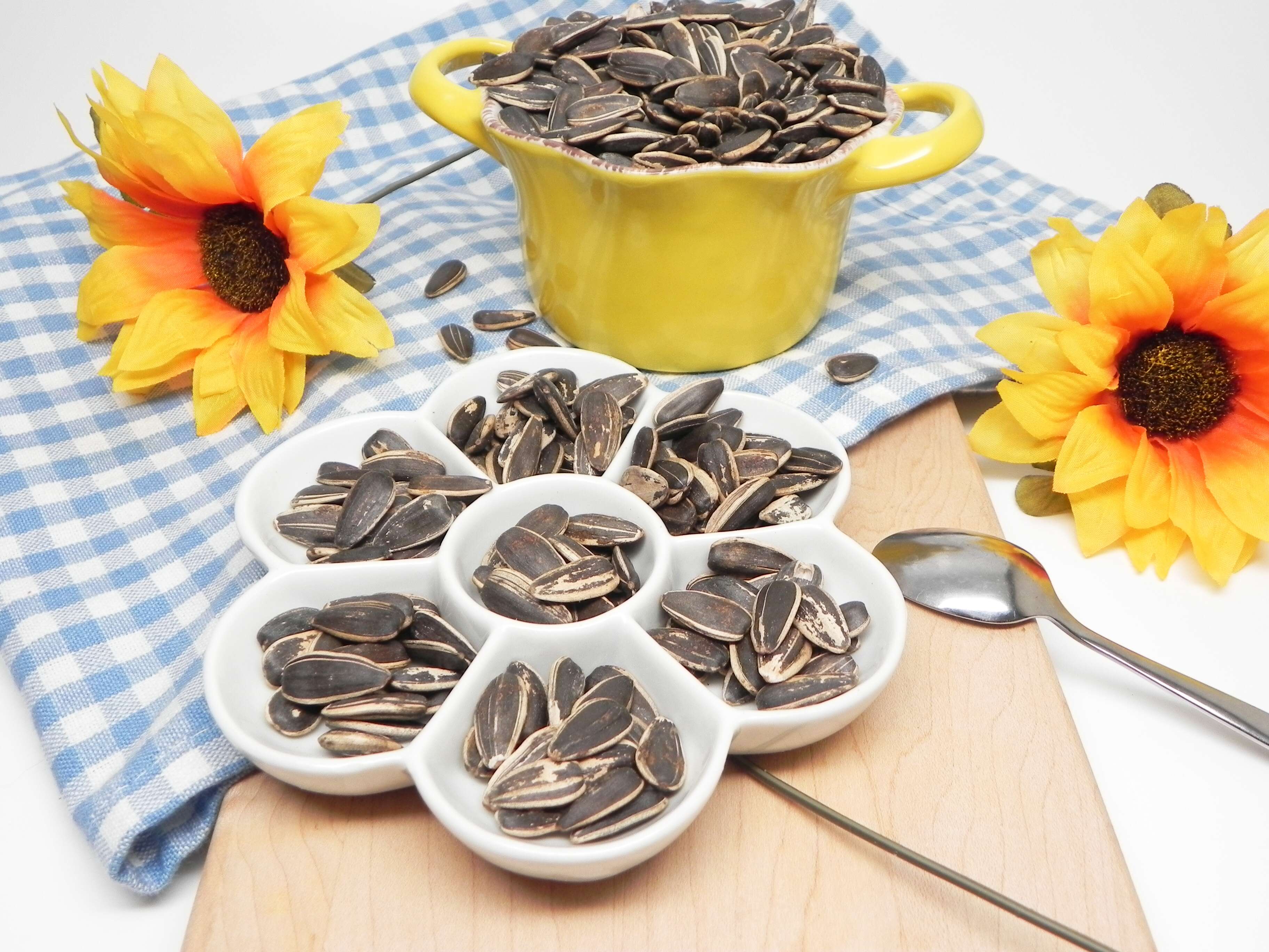 Detail Sunflower With Seeds Images Nomer 41