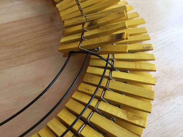 Detail Sunflower Wreath Clothespins Nomer 24