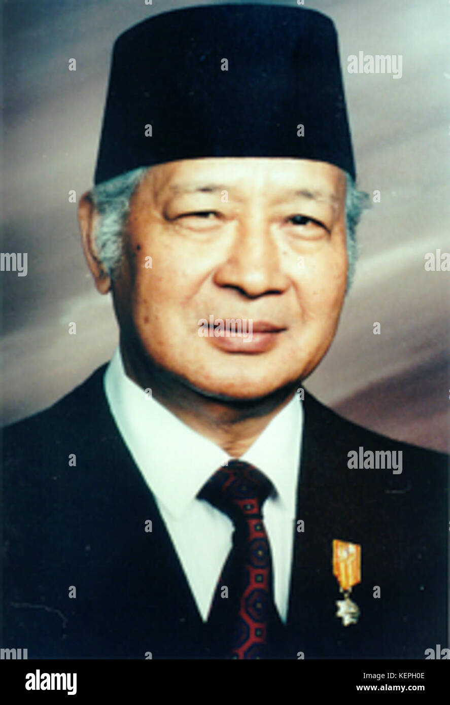 Download Gambar Soeharto - KibrisPDR