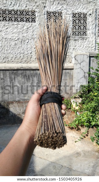 Detail Sweeping Broom Images Nomer 48