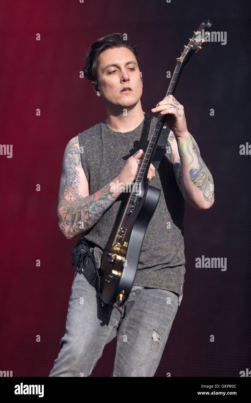 Detail Synyster Gates 2016 Nomer 2