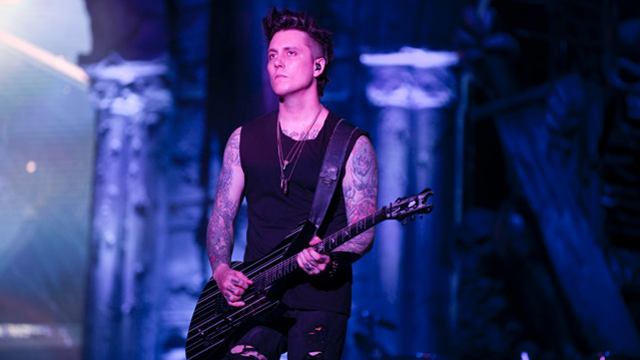 Detail Synyster Gates 2016 Nomer 33