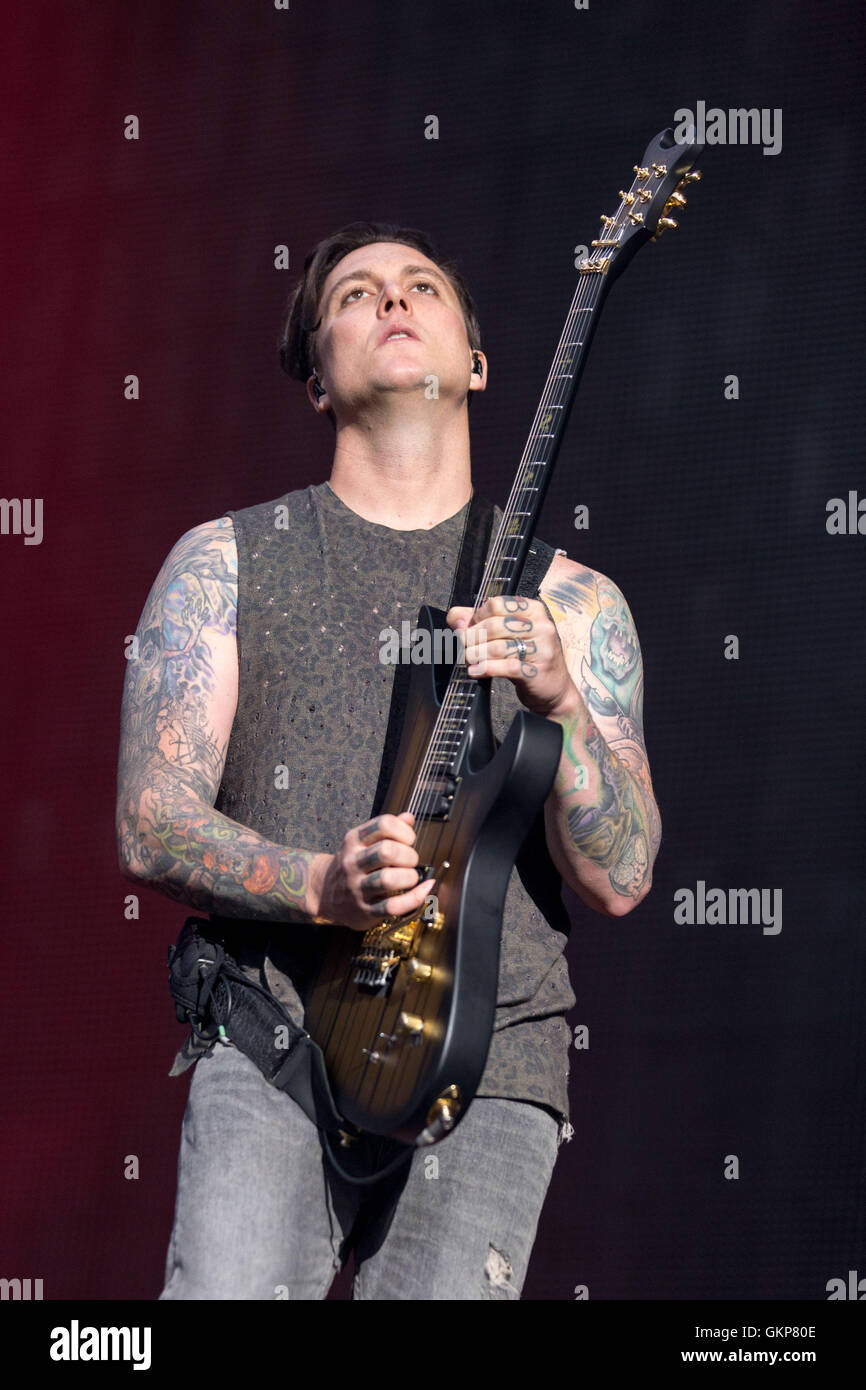 Detail Synyster Gates 2016 Nomer 5