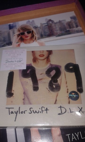 Detail Tanda Tangan Taylor Swift Nomer 11