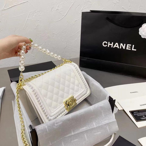 Detail Tas Chanel Putih Nomer 44