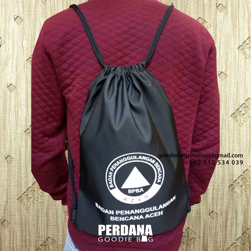 Detail Tas Serut Hitam Bergambar Nomer 43