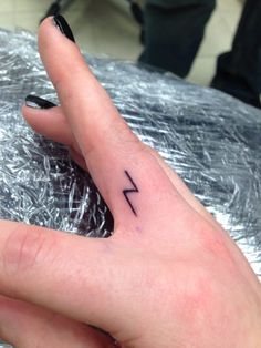 Detail Tato Aesthetic Api Nomer 15