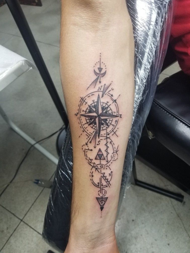 Detail Tato Kompas Di Lengan Nomer 4