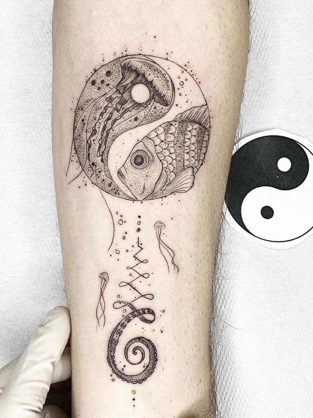 Detail Tato Yin Yang Nomer 8