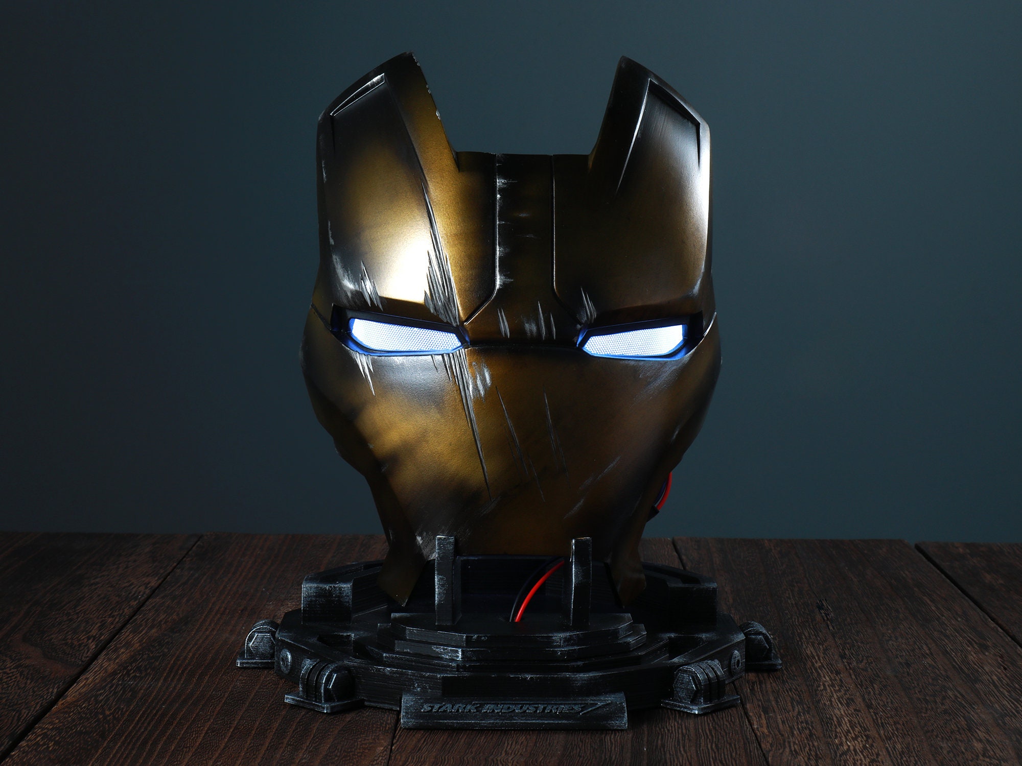 Detail Taurus Studio Iron Man Helmet Nomer 38