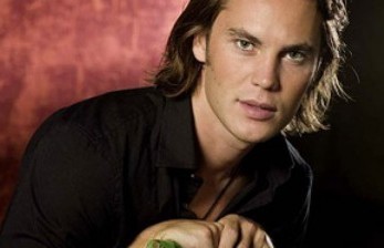 Detail Taylor Kitsch Film Dan Acara Tv Nomer 3