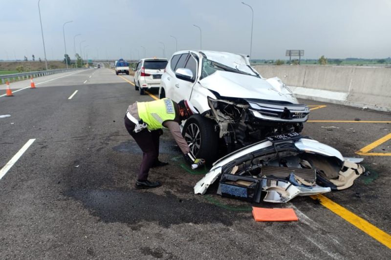 Detail Tebak Gambar Supir Mobil Sedang Makan Nomer 20