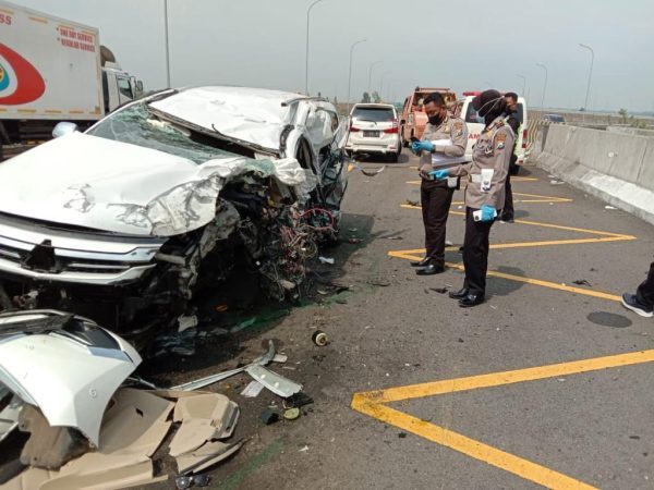 Detail Tebak Gambar Supir Mobil Sedang Makan Nomer 28