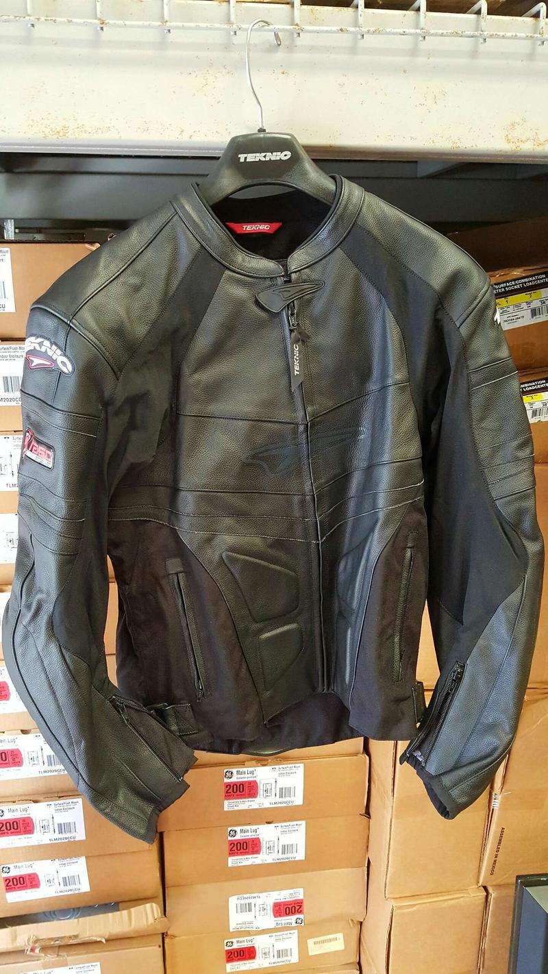 Detail Technic Leather Jacket Nomer 21