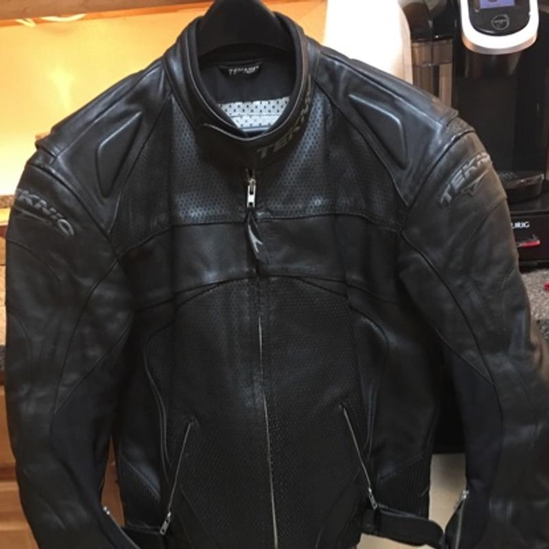 Detail Technic Leather Jacket Nomer 23