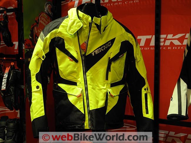 Detail Technic Leather Jacket Nomer 43