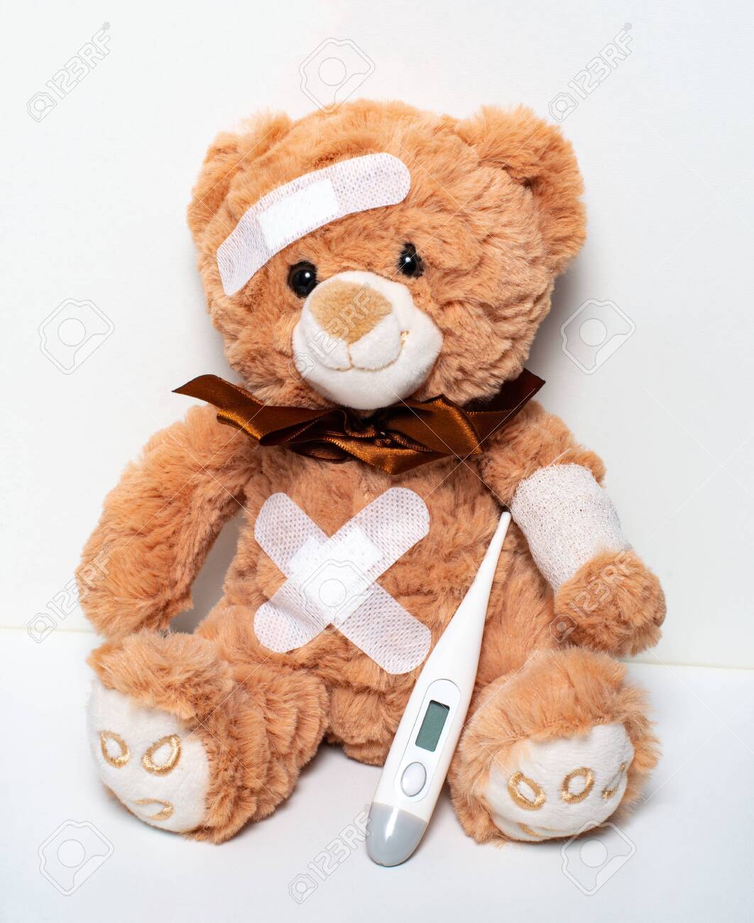 Detail Teddy Bear With Bandage Nomer 12