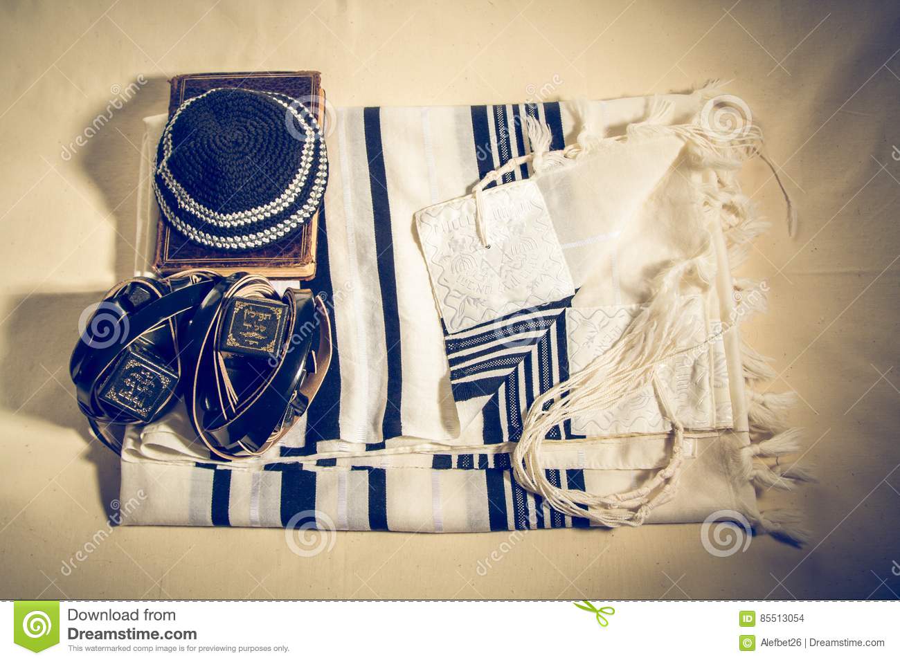 Detail Tefillin Image Nomer 39