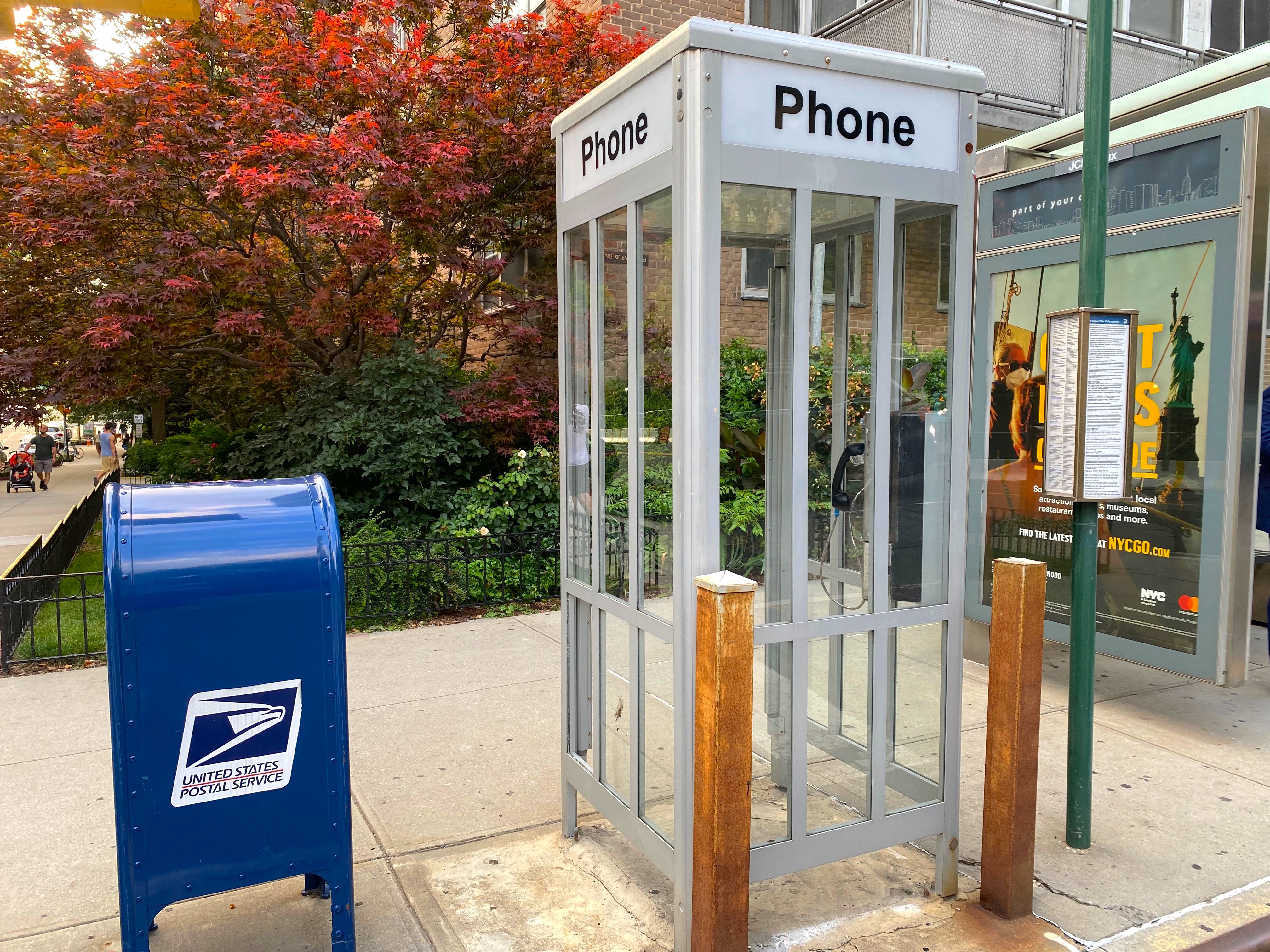 Detail Telephone Booth Photos Nomer 17