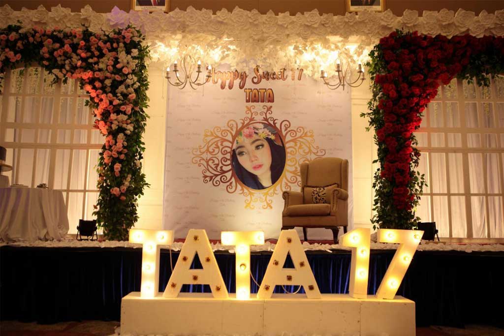 Detail Tema Sweet Seventeen Simple Nomer 7