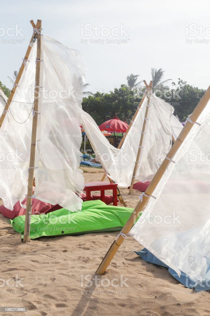 Detail Tempat Duduk Di Pantai Nomer 20