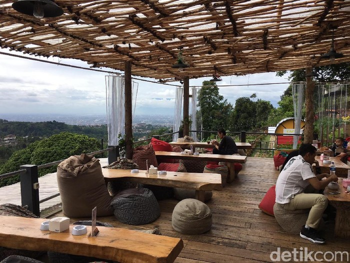 Detail Tempat Makan Dengan Pemandangan Indah Di Jakarta Nomer 20