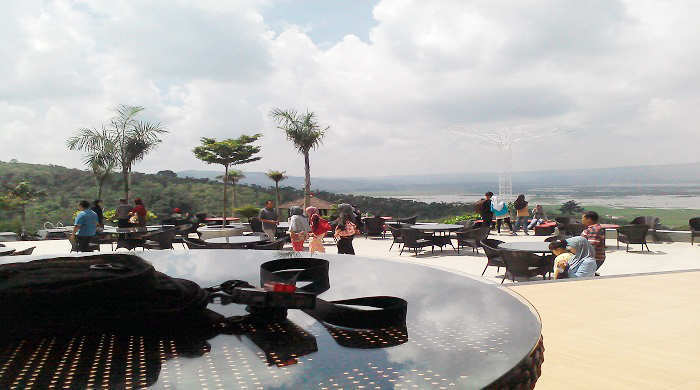 Detail Tempat Makan Dengan Pemandangan Indah Di Semarang Nomer 3