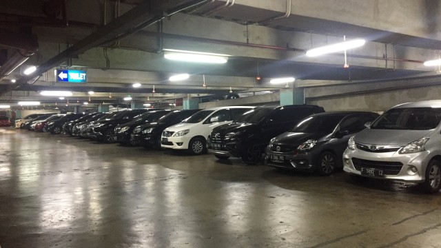 Detail Tempat Parkir Mobil Nomer 27