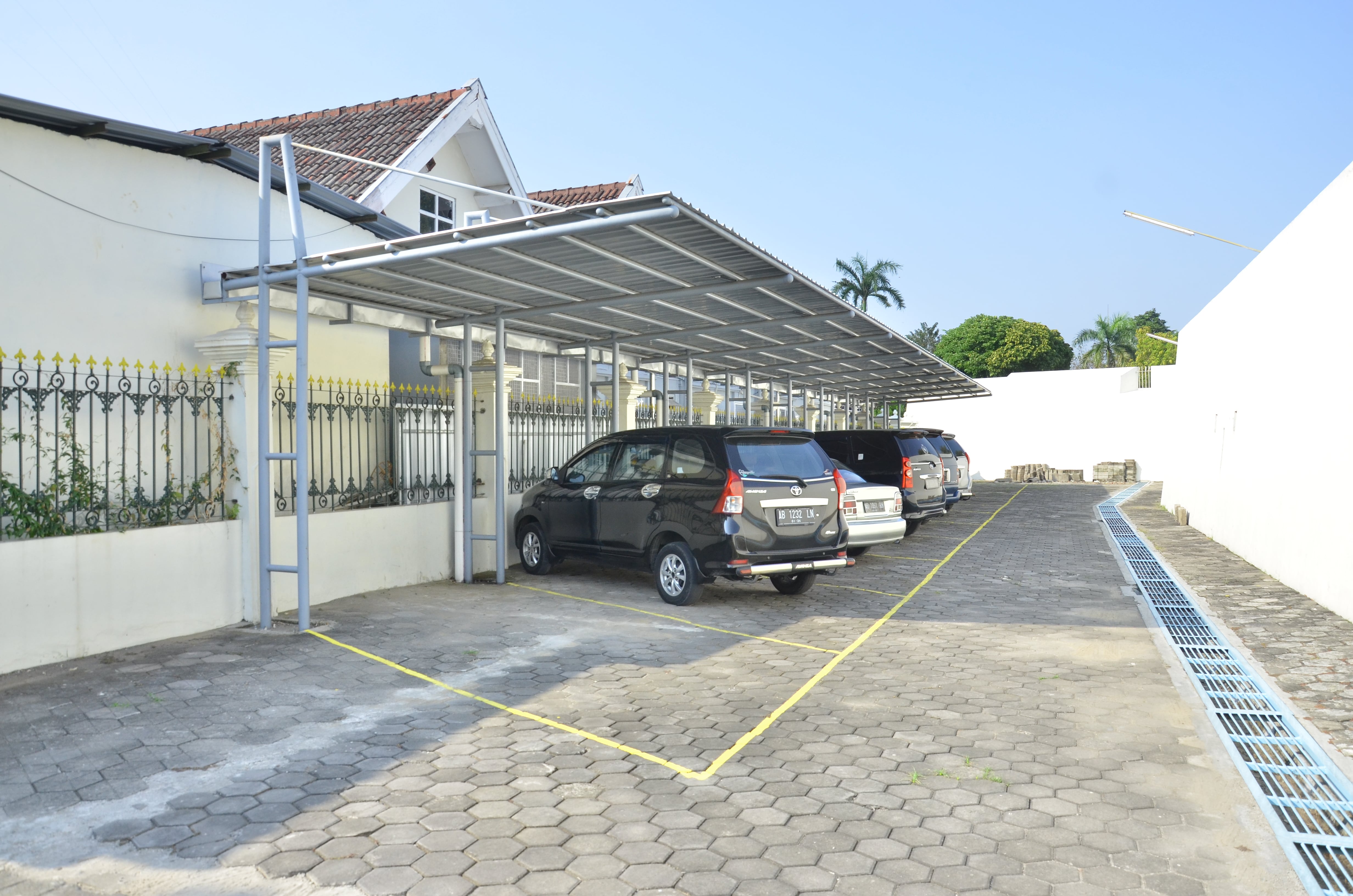 Detail Tempat Parkir Mobil Nomer 6