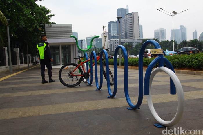 Detail Tempat Parkir Sepeda Nomer 33