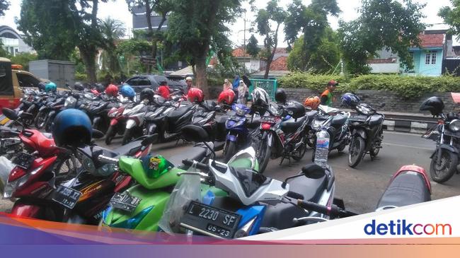 Detail Tempat Parkir Sepeda Motor Nomer 21