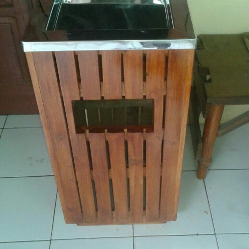 Detail Tempat Sampah Dari Kayu Nomer 19