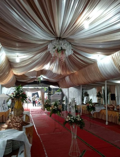 Detail Tenda Pernikahan Mewah Di Rumah Nomer 19