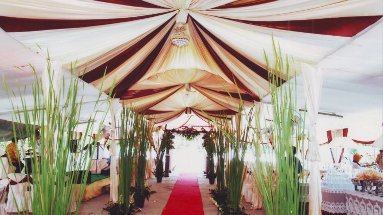 Detail Tenda Pernikahan Mewah Di Rumah Nomer 33