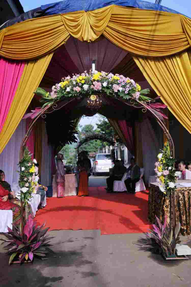 Detail Tenda Pernikahan Sederhana Di Rumah Nomer 3