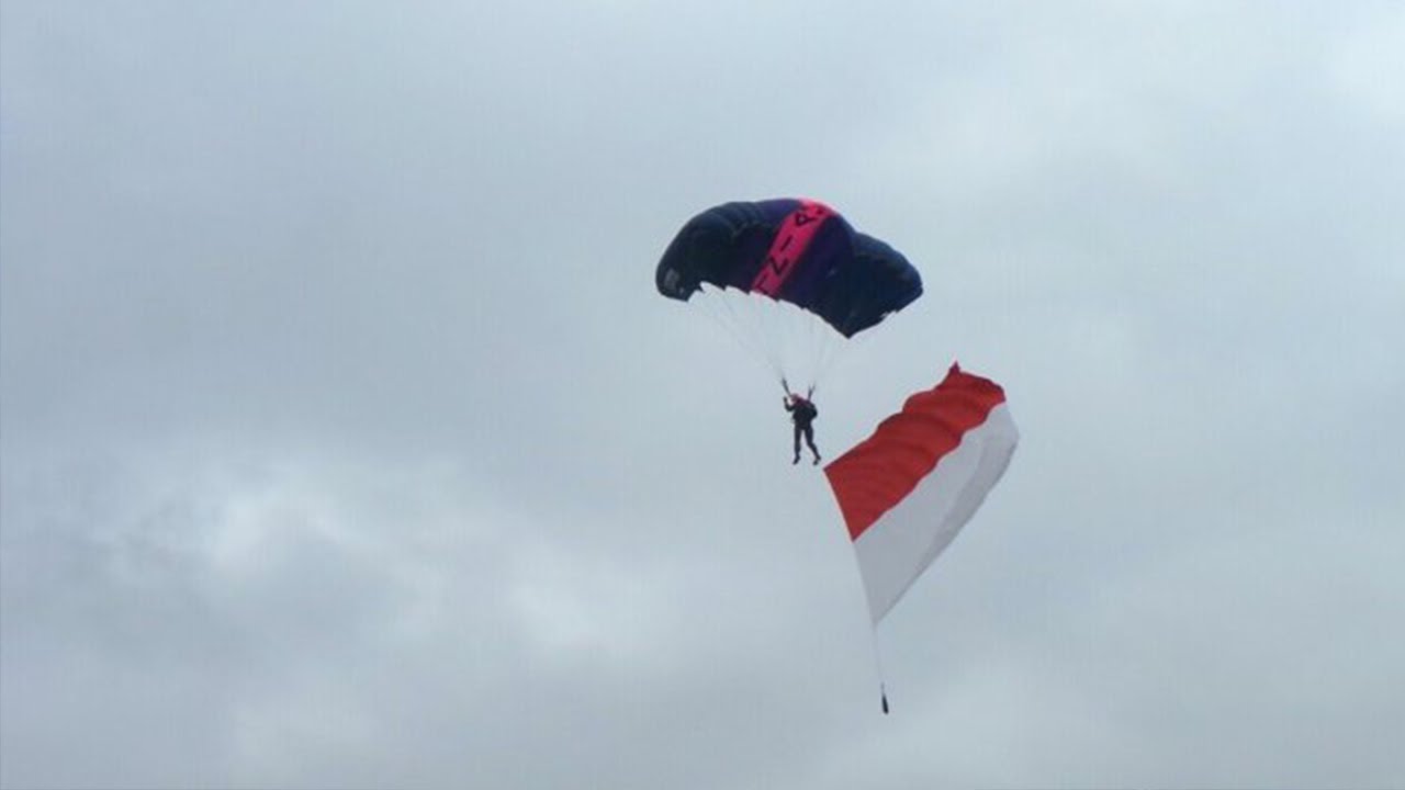 Detail Tentara Terjun Payung Nomer 5