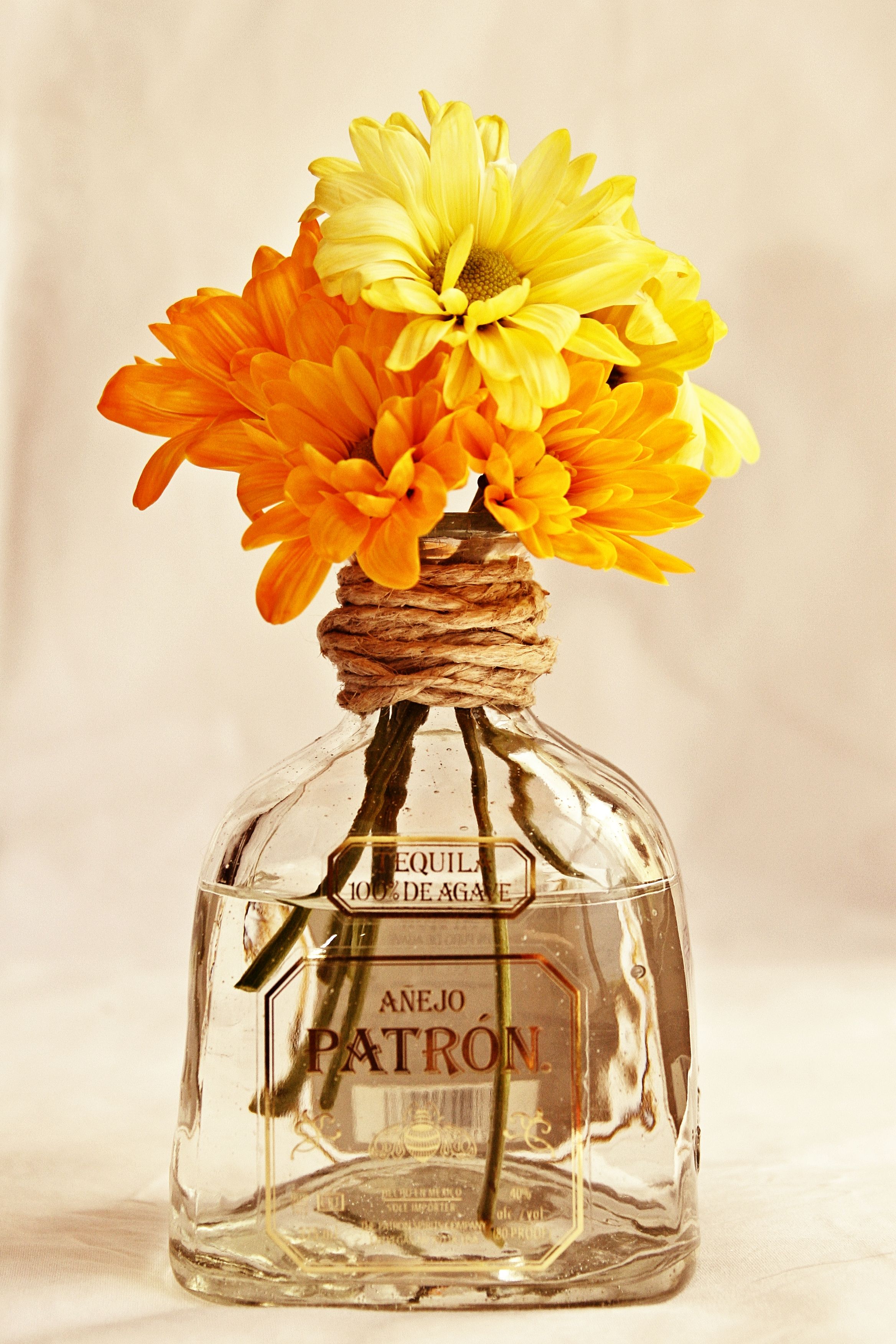 Detail Tequila Bottle Vase Nomer 16