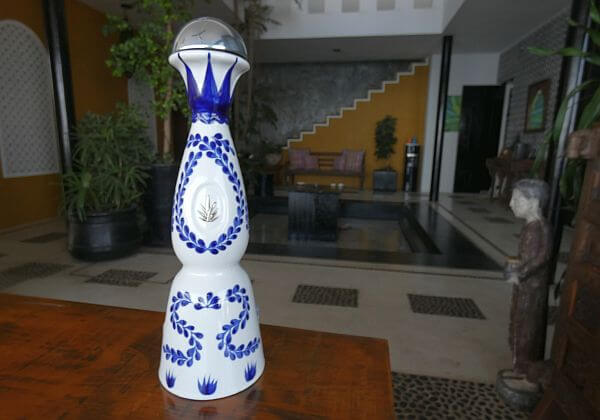 Detail Tequila Bottle Vase Nomer 37