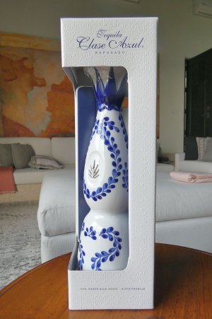 Detail Tequila Bottle Vase Nomer 6