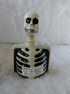 Detail Tequila Skeleton Bottle Nomer 23
