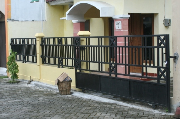 Detail Teralis Depan Rumah Nomer 11