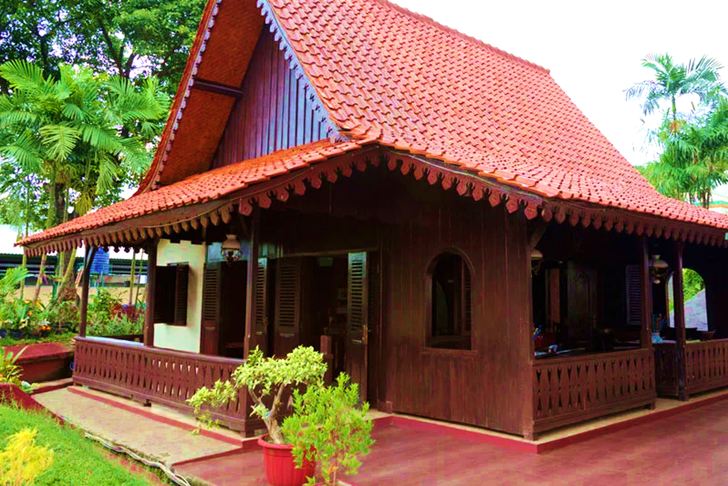 Detail Teras Rumah Betawi Nomer 38