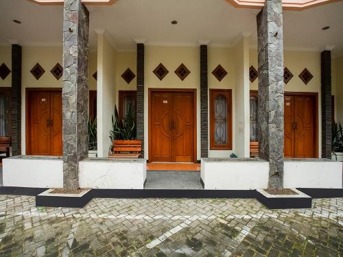 Detail Teras Rumah Impres Nomer 44